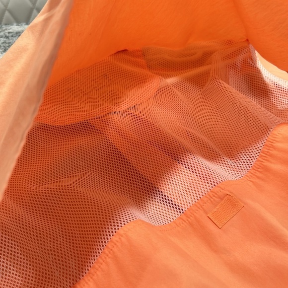 Woolrich Size Large the original outdoor clothing company, orange/peach - Picture 12 of 15